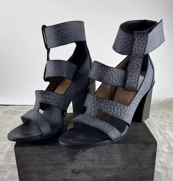 Chloé Gray Chunky Heel Sandal New Size 7.5